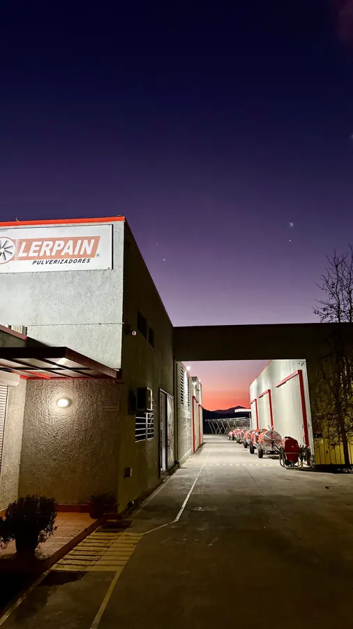 Planta Lerpain en Isla de Maipo al atardecer
